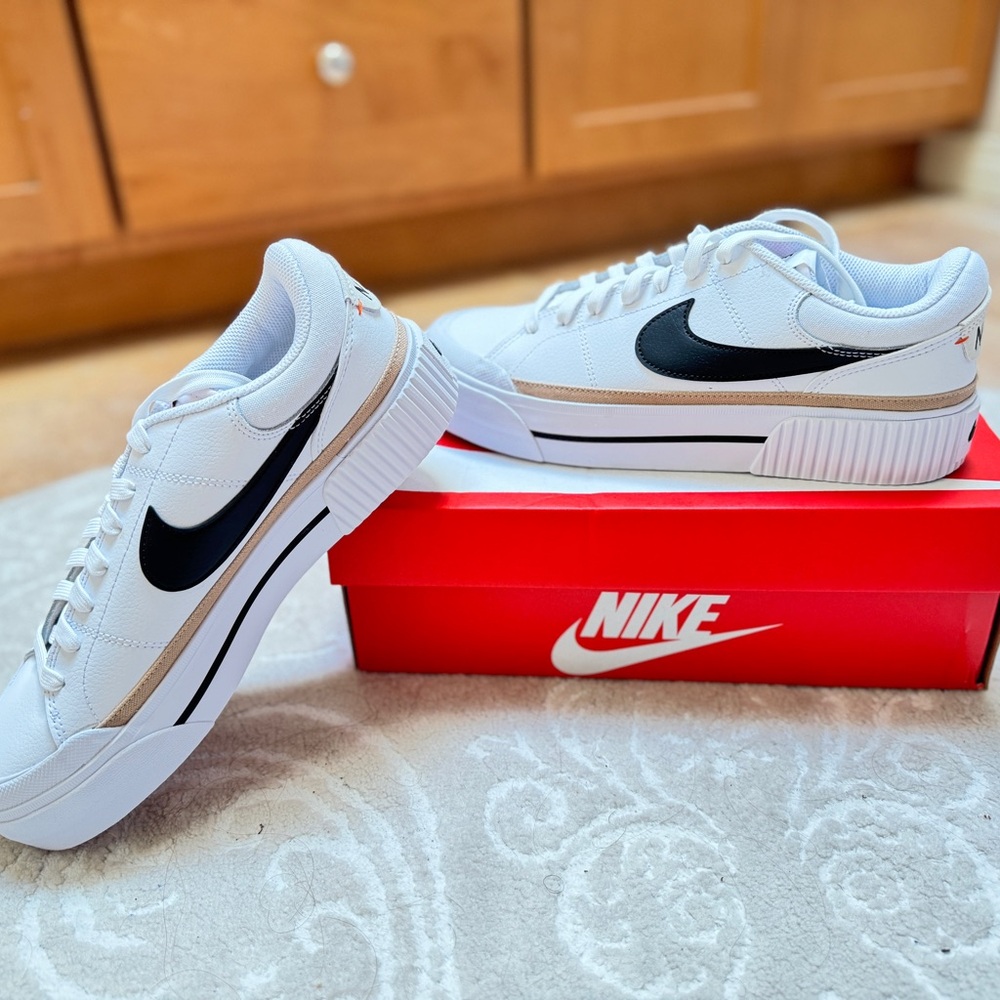 Nike White and Black Classic Sneakers